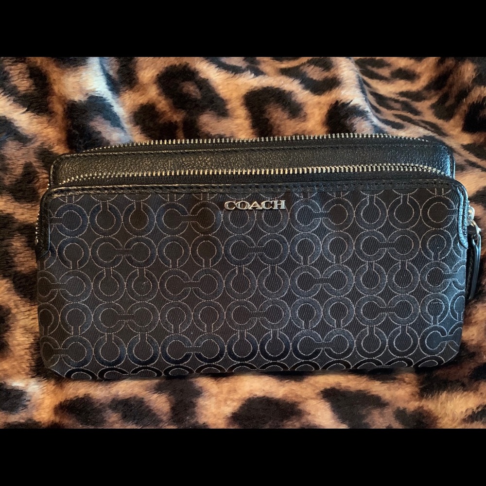 Women’s Coach wallet
